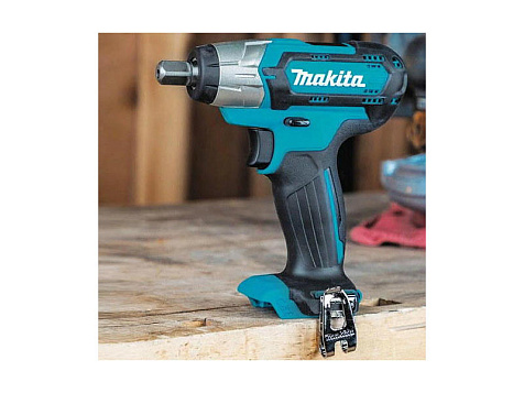 Гайковерт ударный аккумуляторный MAKITA TW 141DWAE 2х2Ah