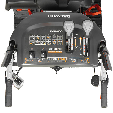 Снегоуборщик гусеничный DAEWOO DAST 1780 HYDRO