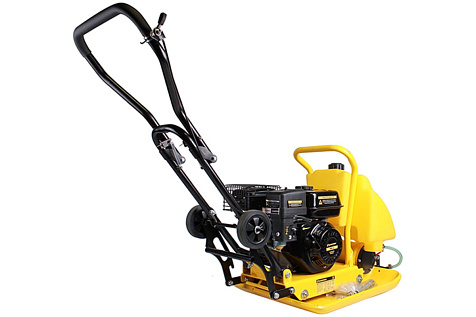 Виброплита бензиновая с баком воды CHAMPION PC1151FT PRO